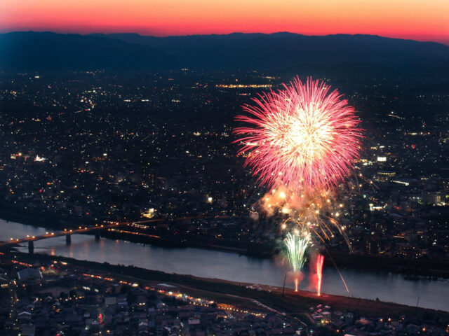 長良川花火2024の穴場スポット：キクヤ島店での特等席